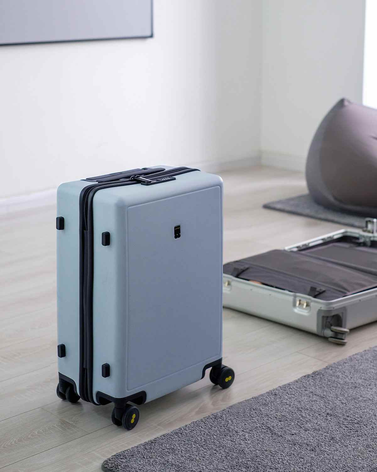 Matte Carry-On Violetpink 20'' - Image 22
